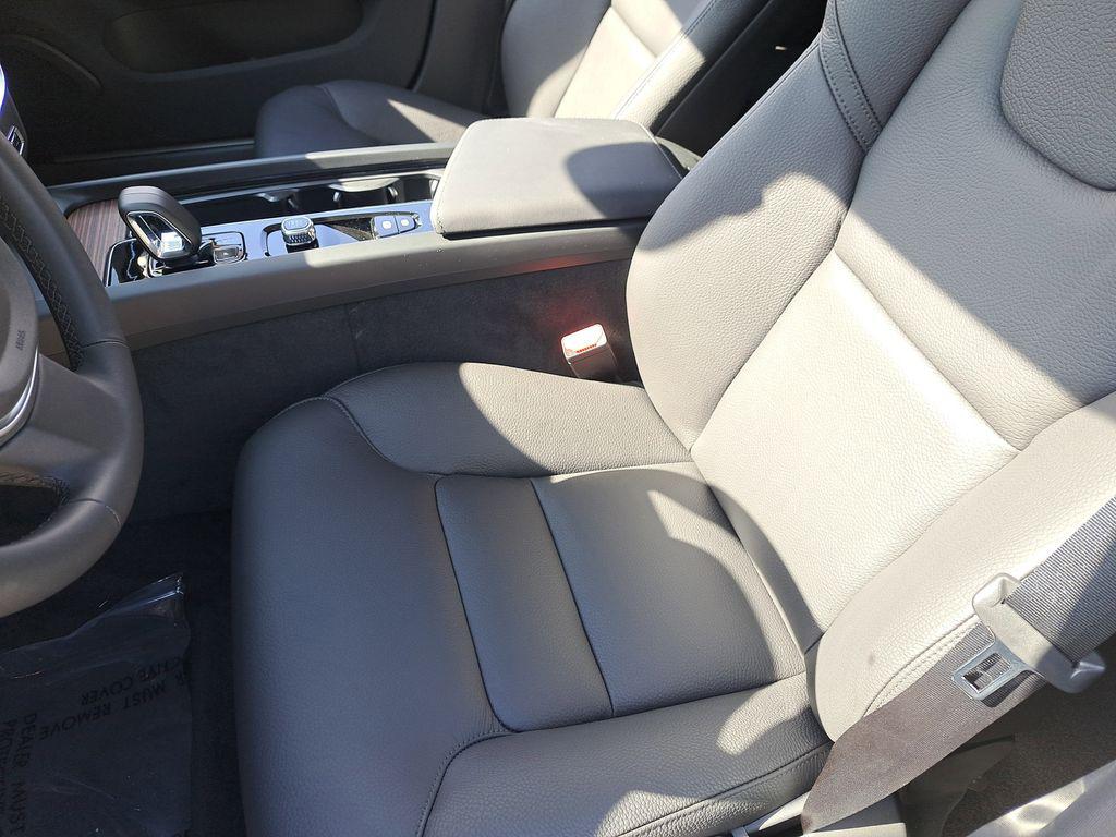 2026 Volvo V60 CROSS COUNTRY PLUS, B5 AWD GAS (MILD HYBRID) — миниатюра 23
