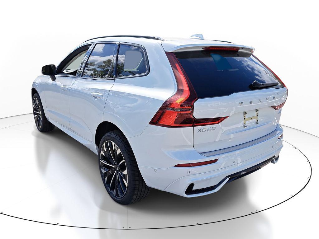 2026 Volvo XC60 B5 ULTRA — фото 3