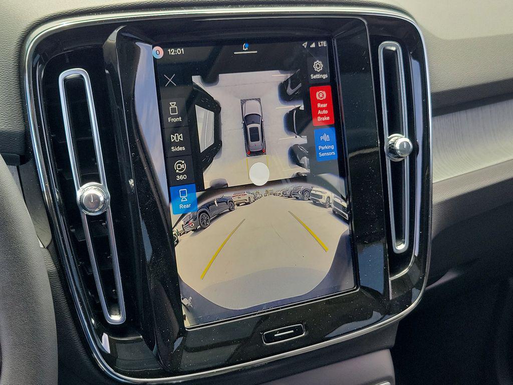 2026 Volvo XC40 PLUS, B5 AWD GAS (MILD HYBRID), DARK 缩略图 30