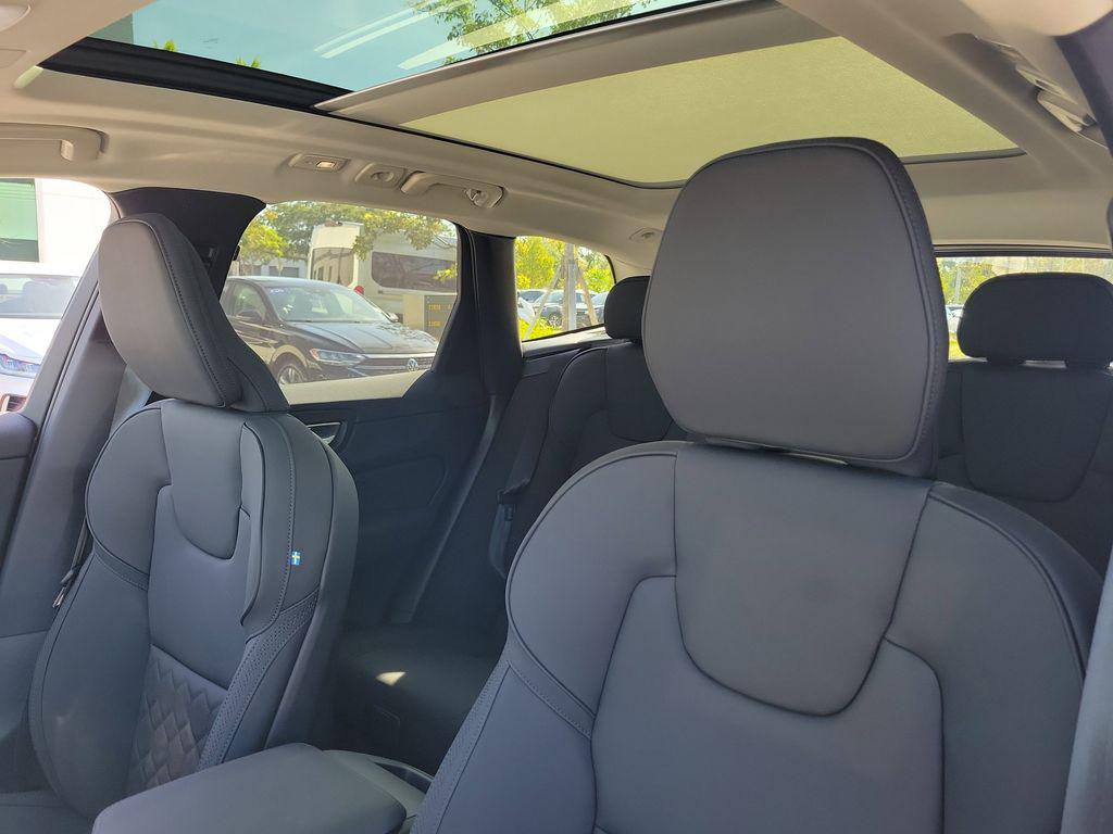 صورة مصغرة 20 لـ 2026 Volvo XC60 B5 PLUS