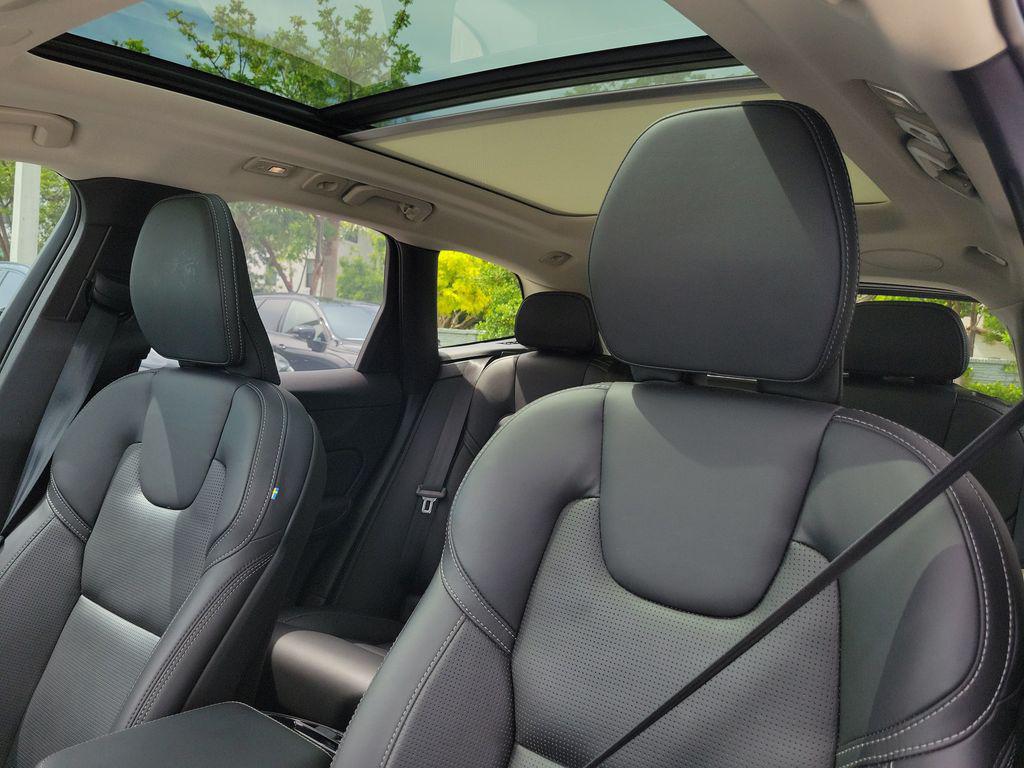 صورة مصغرة 20 لـ 2024 Volvo XC60 B5 ULTIMATE DARK THEME