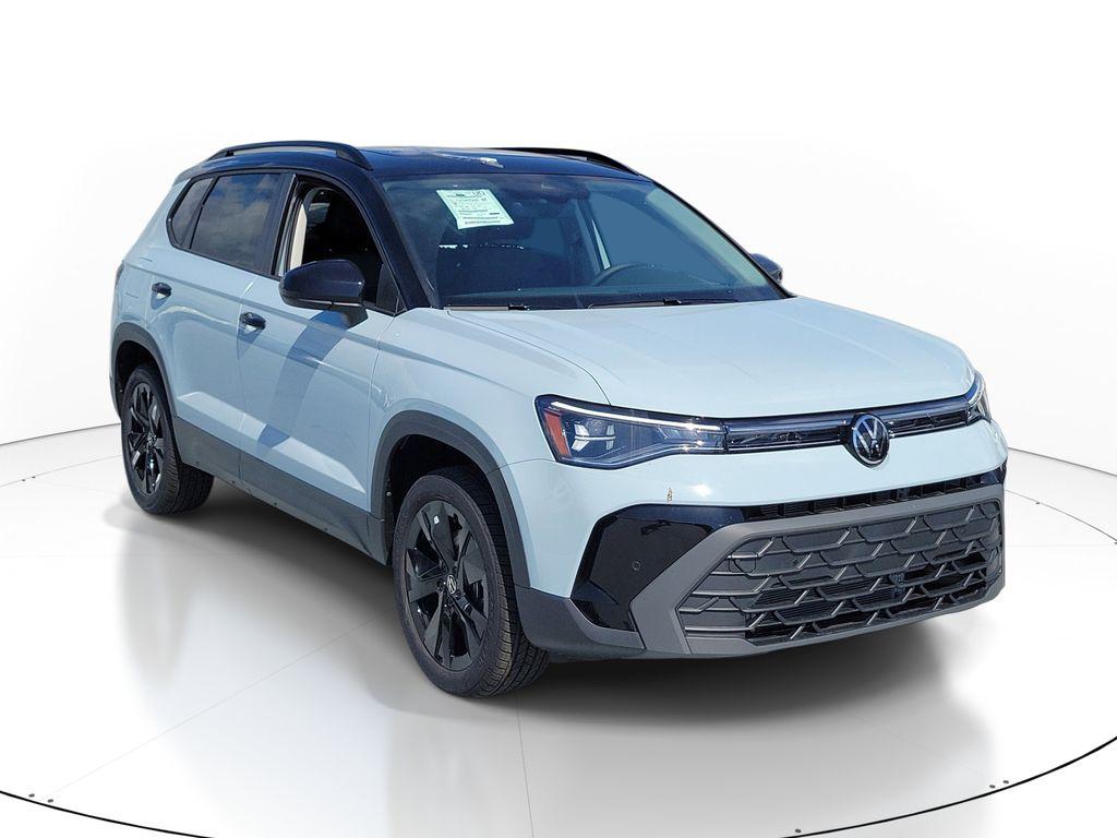 New 2026 Volkswagen Taos SE Black