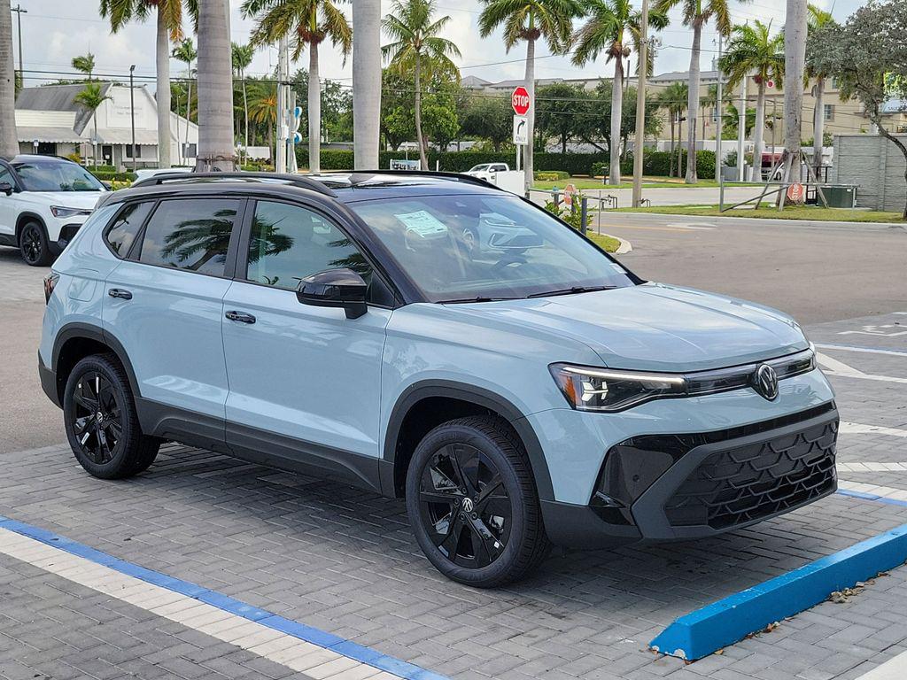 New 2026 Volkswagen Taos SE Black