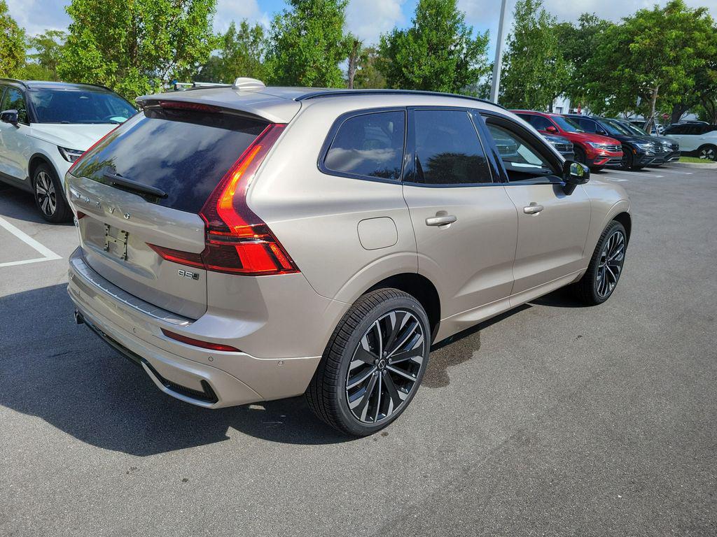 2026 Volvo XC60 B5 ULTRA — фото 4