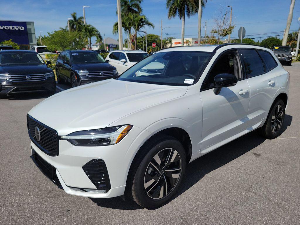 2026 Volvo XC60 B5 CORE — фото 2