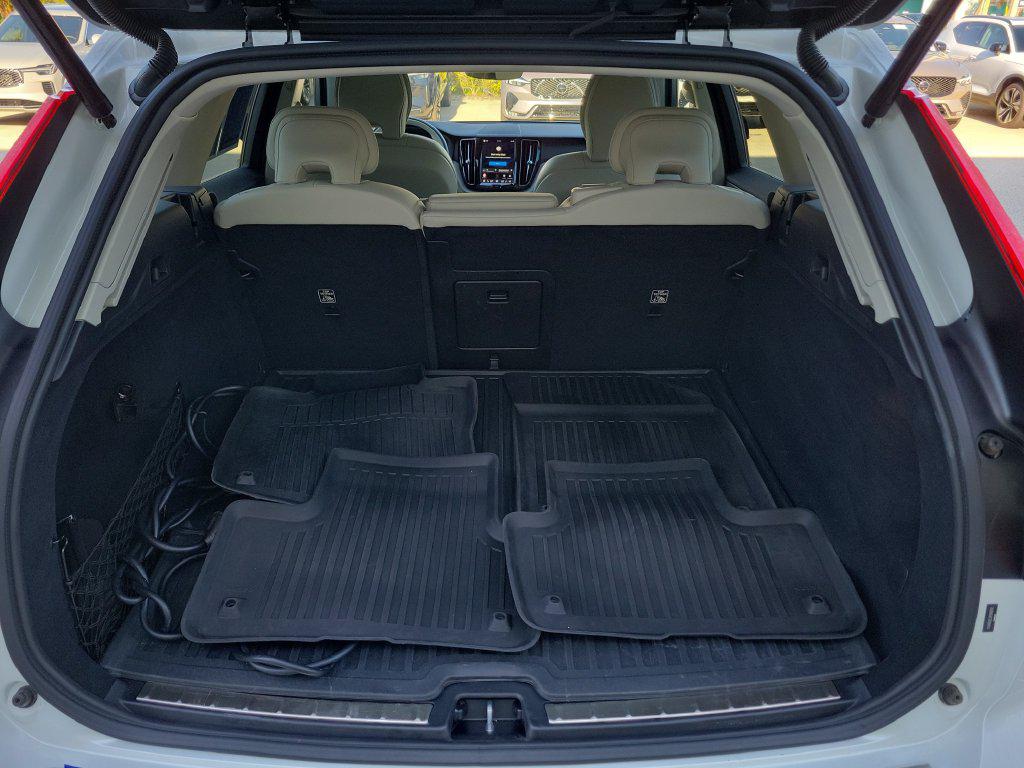 2024 Volvo XC60 RECHARGE PLUG-IN HYBRID T8 PLUS DARK THEME — фото 7