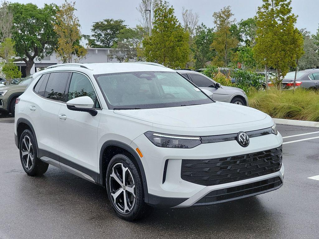 New 2025 Volkswagen Tiguan 2.0T SE