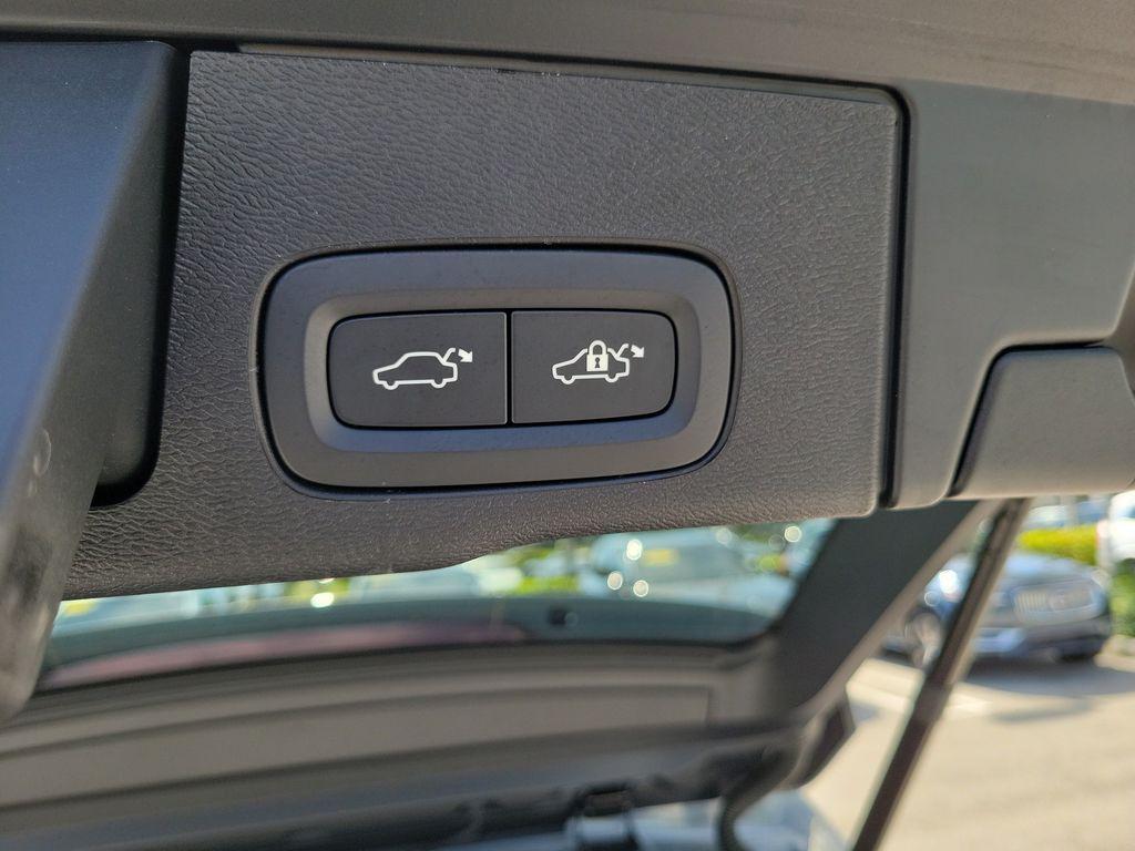 2025 Volvo XC60 PLUG-IN HYBRID ULTRA, T8 AWD ELECTRIC/GASOLIN 照片 8