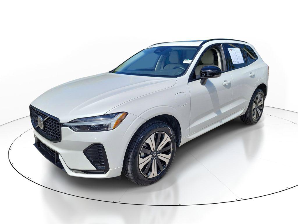 2024 Volvo XC60 RECHARGE PLUG-IN HYBRID T8 CORE DARK THEME photo 2