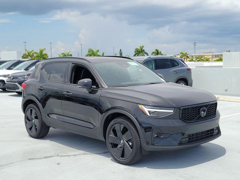 New 2026 Volvo XC40 Black Edition Ultra, B5 AWD Gas (mild hybrid)