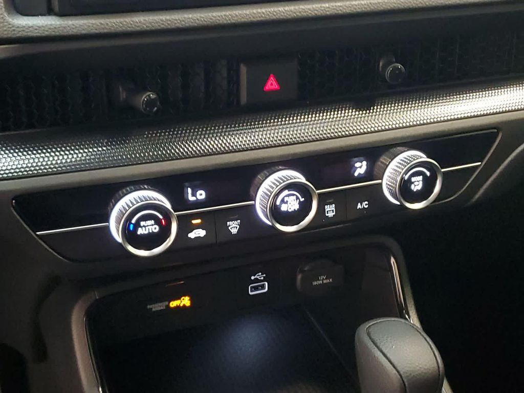 صورة 28 لـ 2025 Honda CR-V LX 2WD
