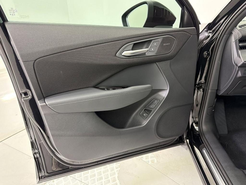 صورة مصغرة 24 لـ 2026 AUDI Q3 TFSI QUATTRO S TRONIC