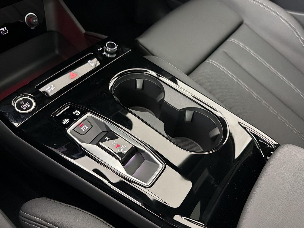 2027 AUDI Q6 E-TRON PREMIUM QUATTRO — миниатюра 18