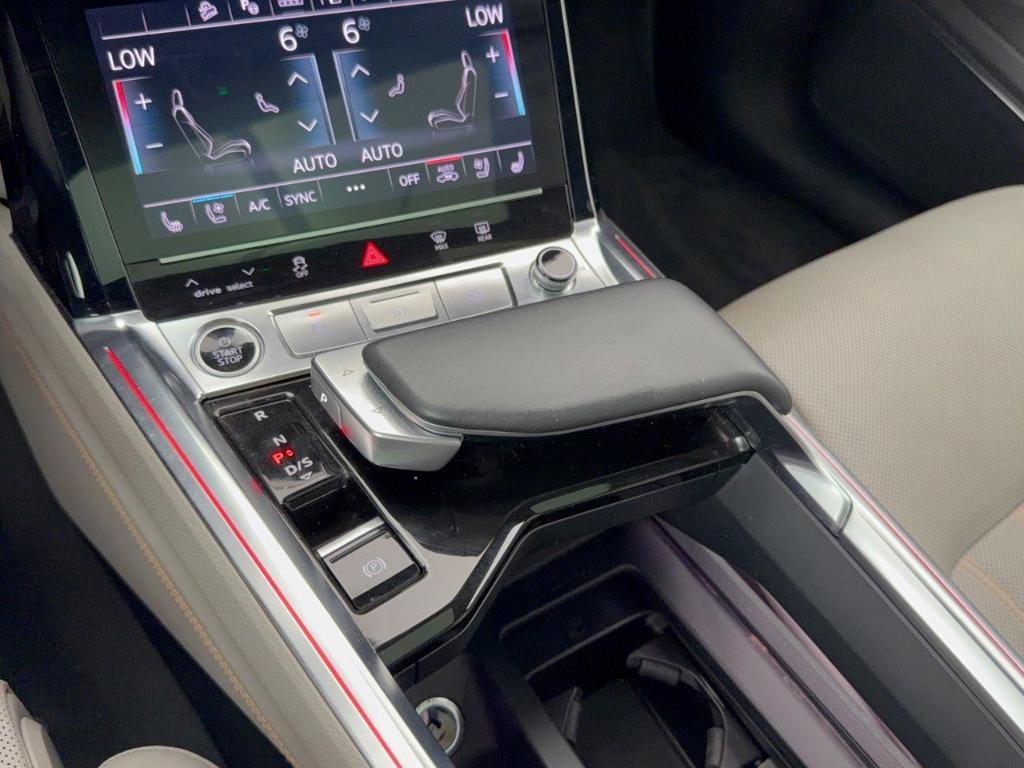 صورة 21 لـ 2024 AUDI Q8 E-TRON PRESTIGE