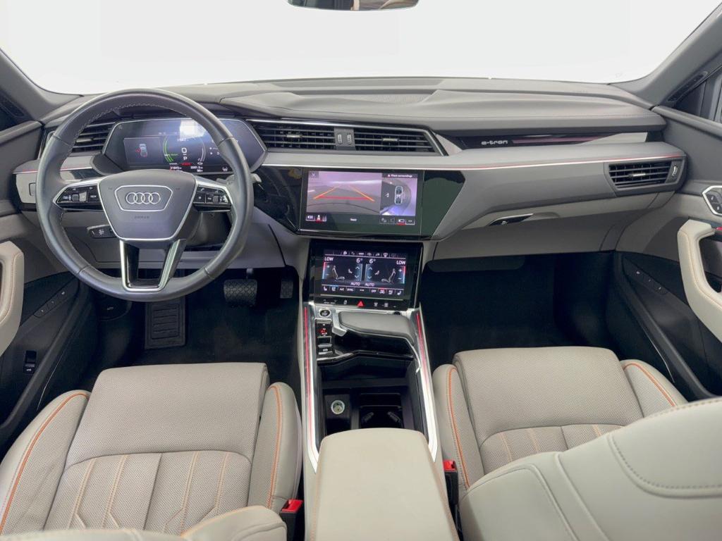 صورة 17 لـ 2024 AUDI Q8 E-TRON PRESTIGE