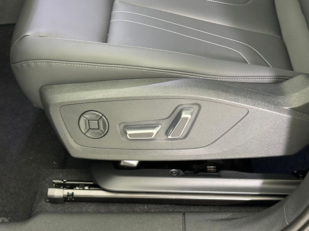 صورة مصغرة 13 لـ 2026 AUDI Q3 S LINE