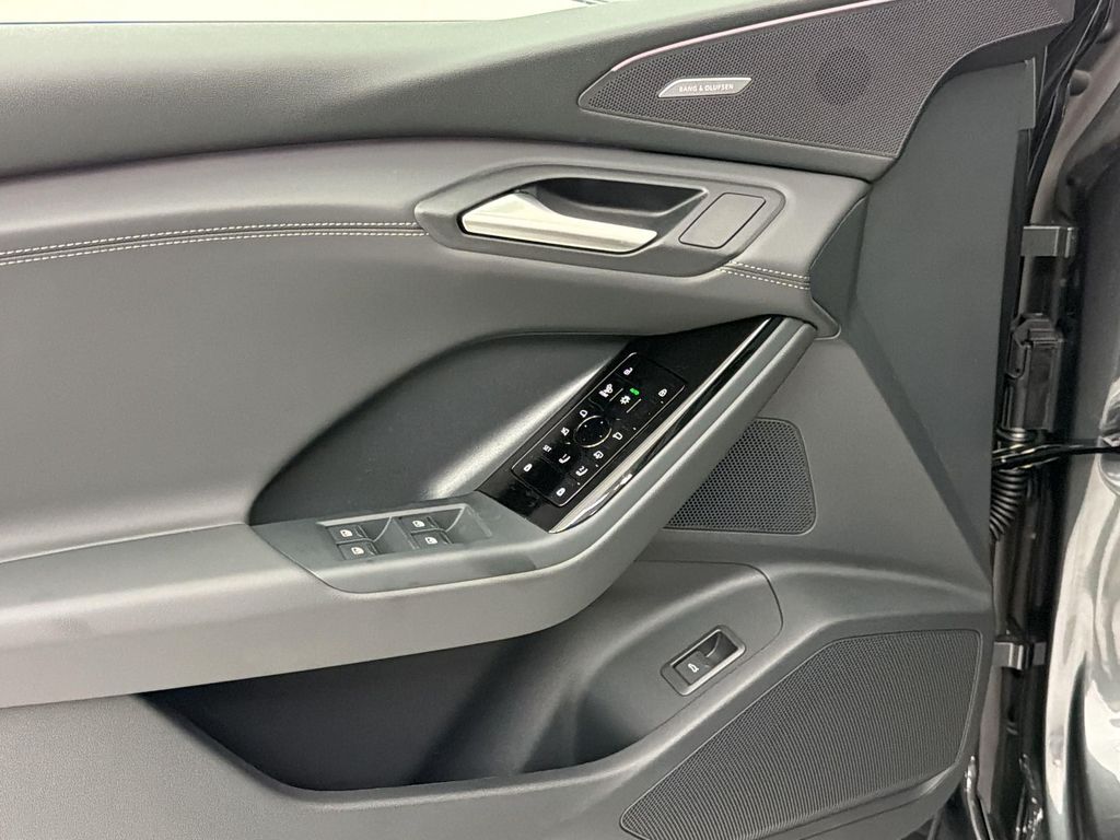 صورة مصغرة 28 لـ 2027 AUDI SQ6 E-TRON PREMIUM PLUS QUATTRO