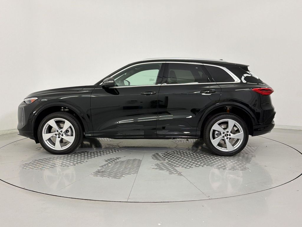 صورة مصغرة 2 لـ 2026 AUDI Q5 PREMIUM PLUS TFSI QUATTRO S TRONIC