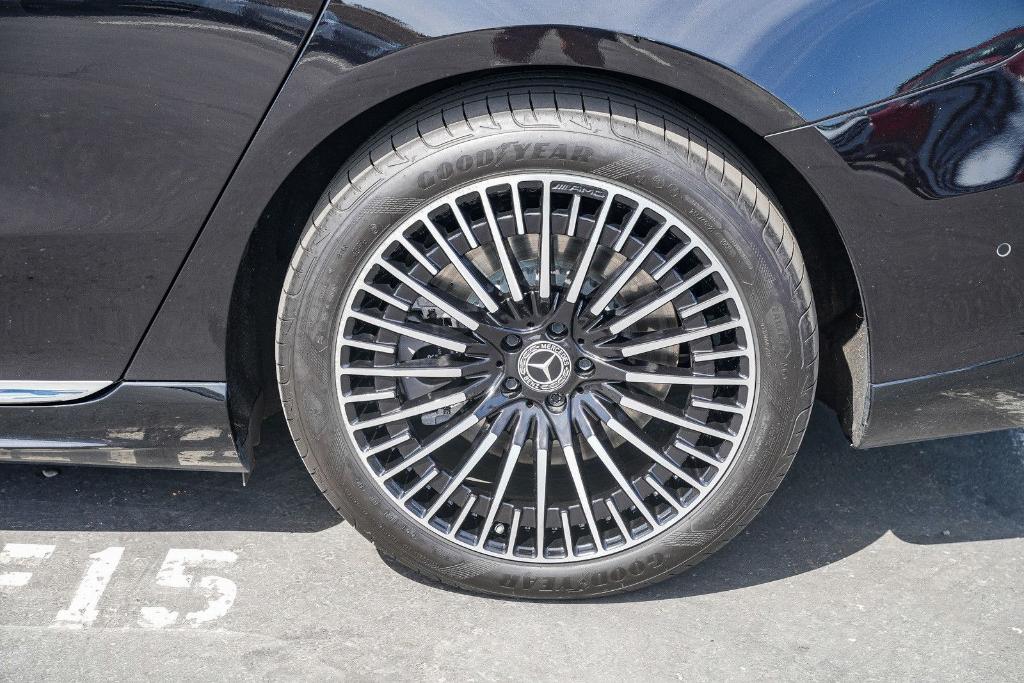 صورة 10 لـ 2023 Mercedes-BENZ EQS