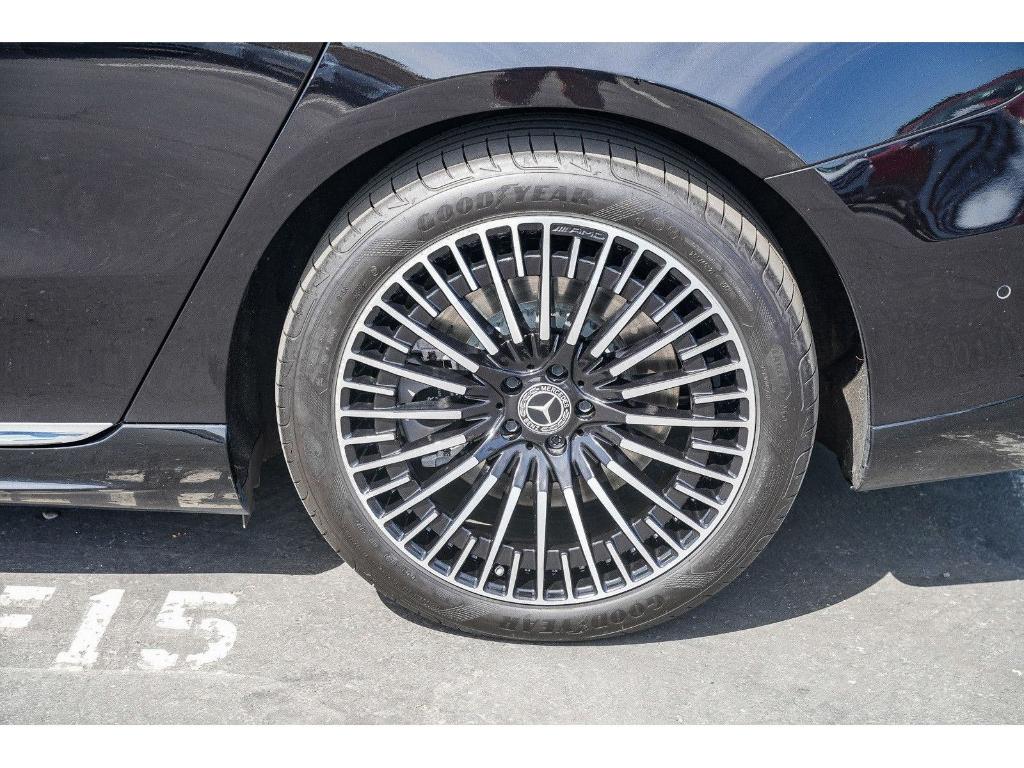صورة 9 لـ 2023 Mercedes-BENZ EQS