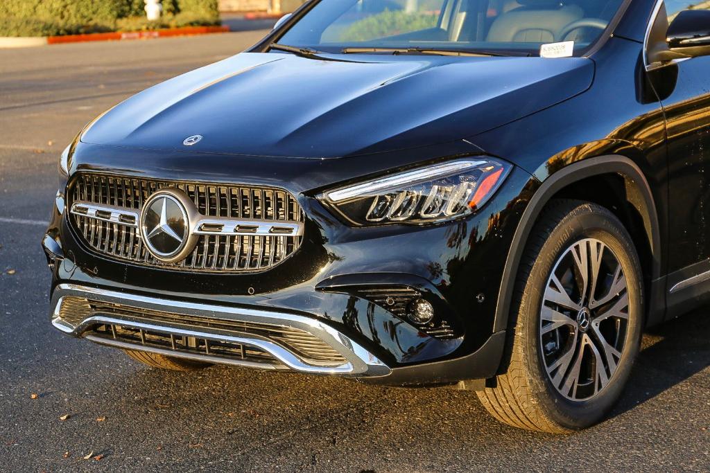 MERCEDES-BENZ GLA - 7