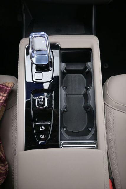 صورة مصغرة 11 لـ 2026 Volvo XC90 B6 PLUS 7-SEATER