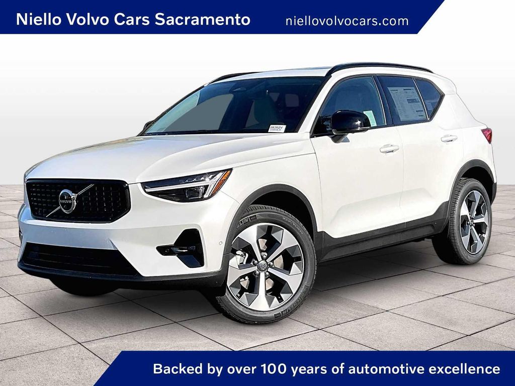 New 2026 Volvo XC40 Plus, B5 AWD Gas (mild hybrid), Dark