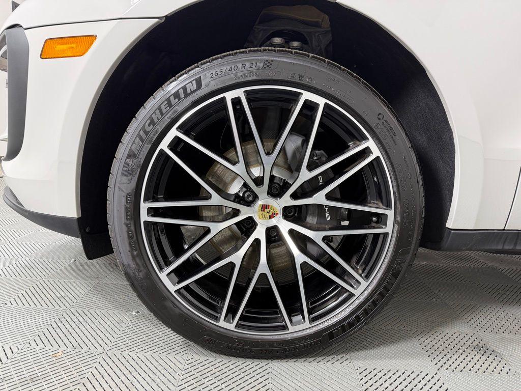 2026 Porsche MACAN BASE — миниатюра 11