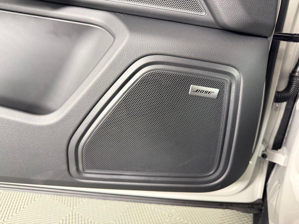 2026 Porsche MACAN BASE — миниатюра 22