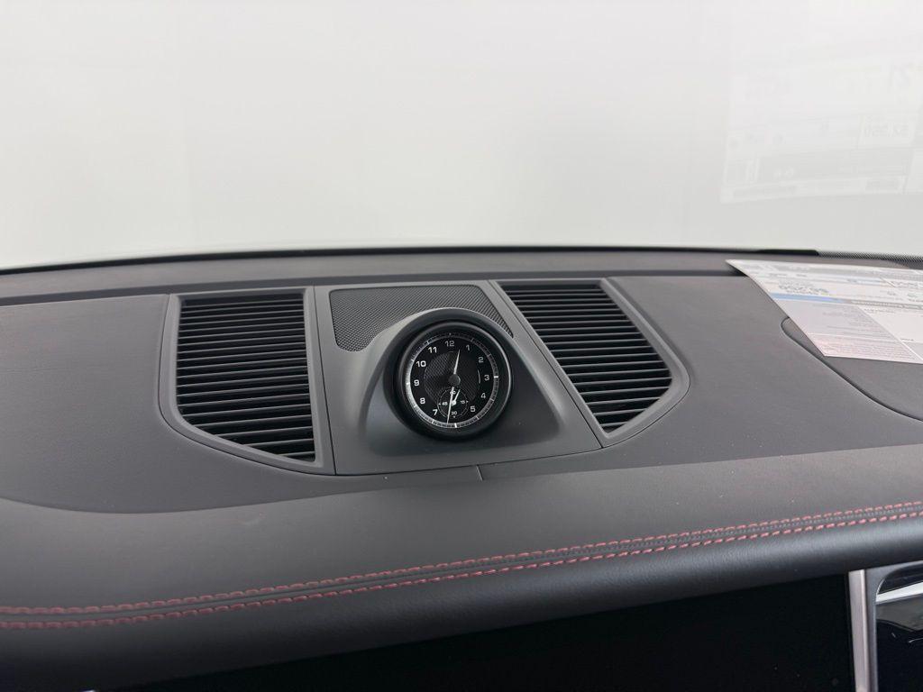 2026 Porsche MACAN BASE — миниатюра 23
