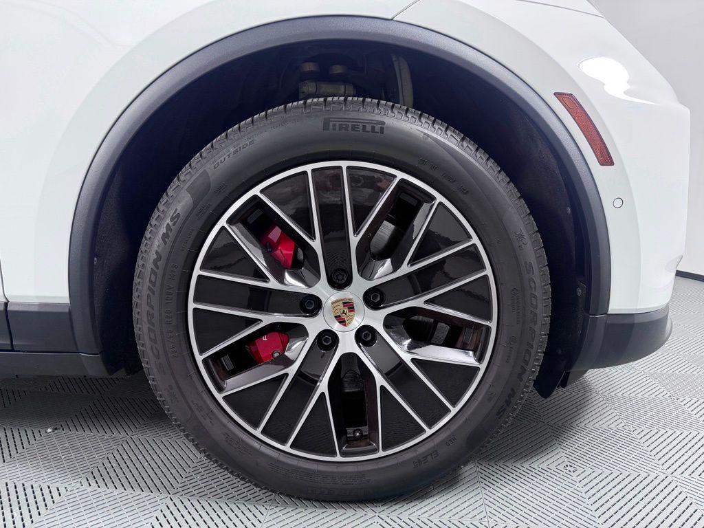 صورة 15 لـ 2025 Porsche MACAN 4S