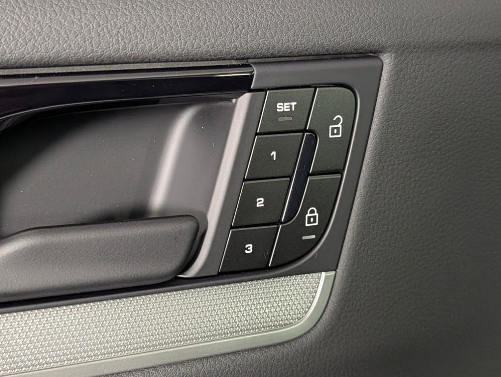 2026 Porsche CAYENNE AWD — миниатюра 26
