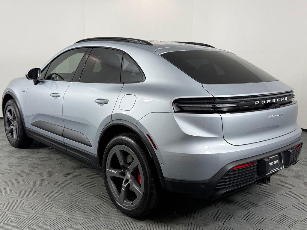 صورة 3 لـ 2025 Porsche MACAN 4S