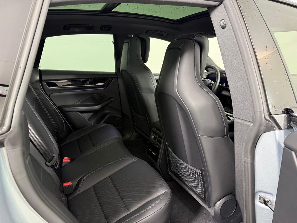 صورة مصغرة 17 لـ 2025 Porsche MACAN 4S
