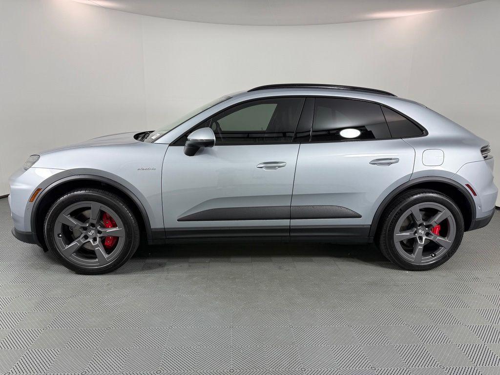صورة 2 لـ 2025 Porsche MACAN 4S
