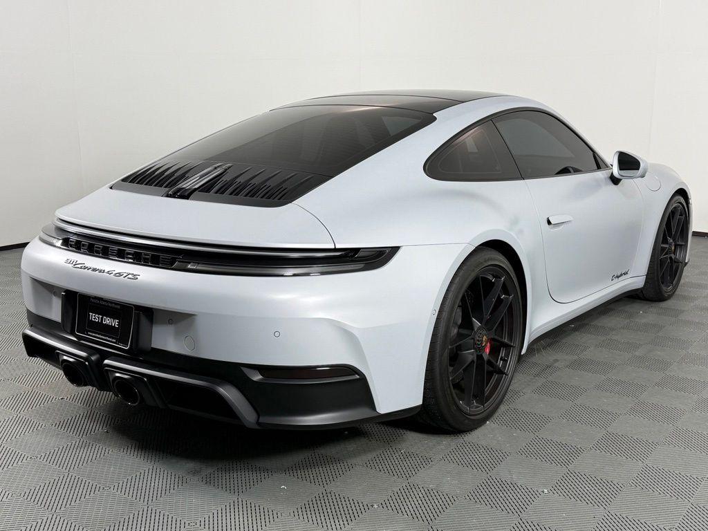 صورة 7 لـ 2025 Porsche 911 CARRERA 4 GTS
