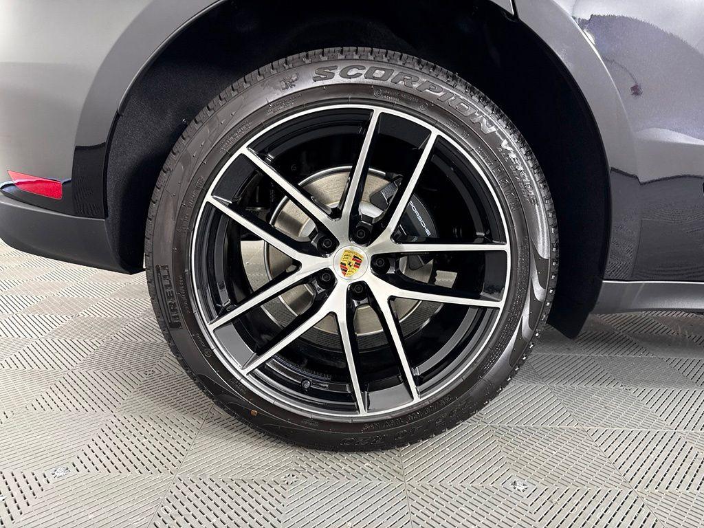 2026 Porsche MACAN BASE — миниатюра 13