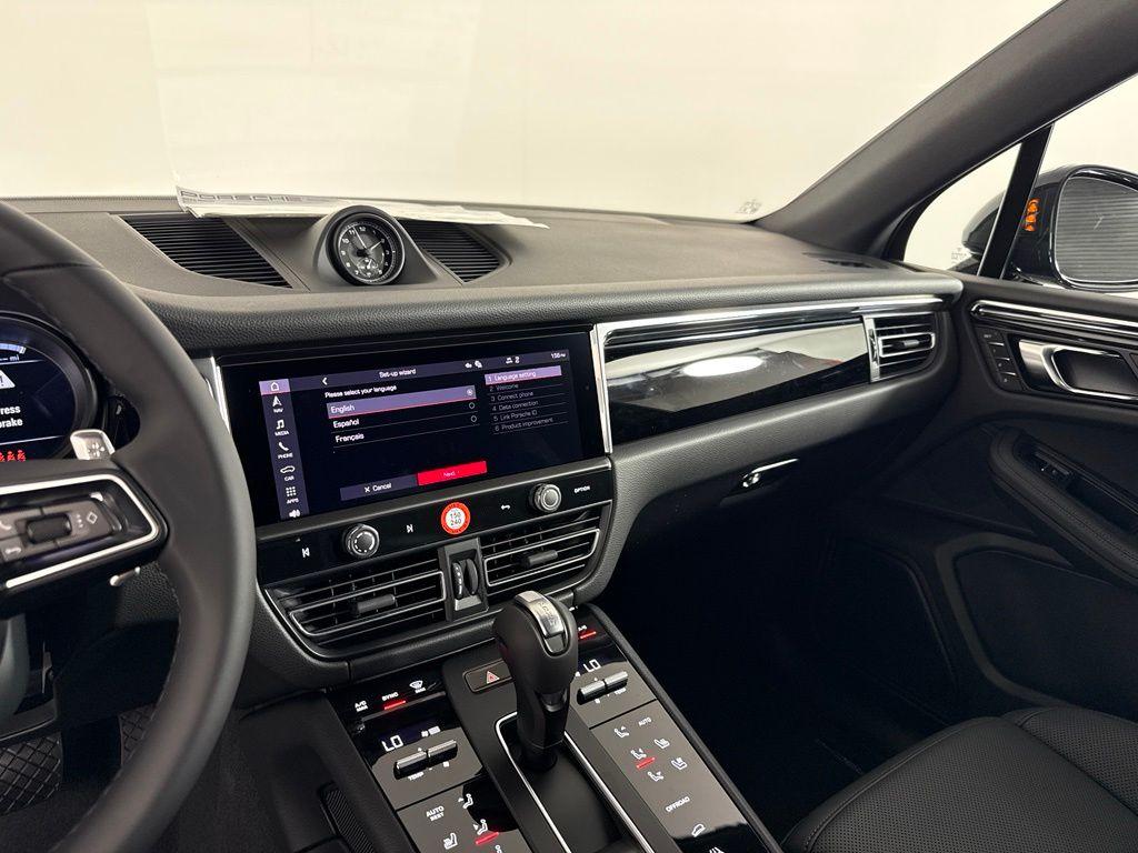 2026 Porsche MACAN BASE — миниатюра 23