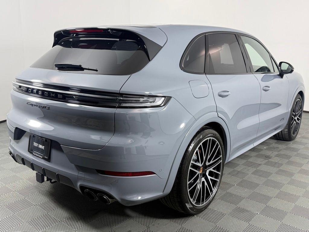 PORSCHE CAYENNE GTS - 7