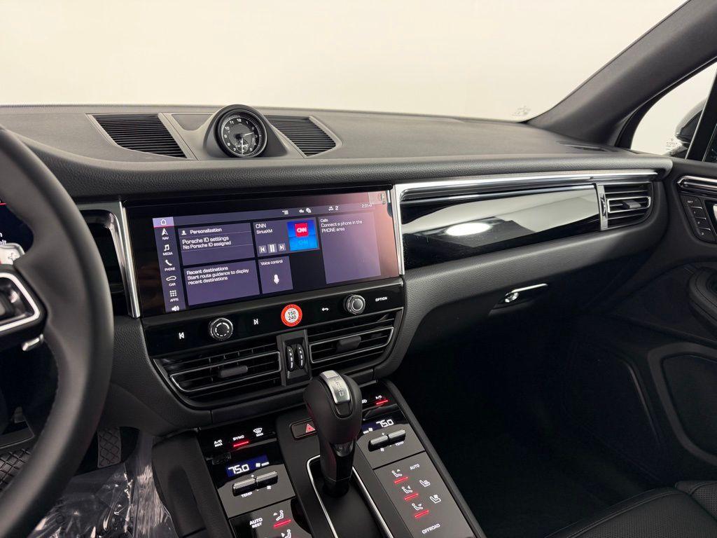 صورة مصغرة 25 لـ 2026 Porsche MACAN BASE