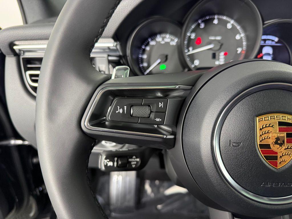 صورة مصغرة 29 لـ 2026 Porsche MACAN BASE