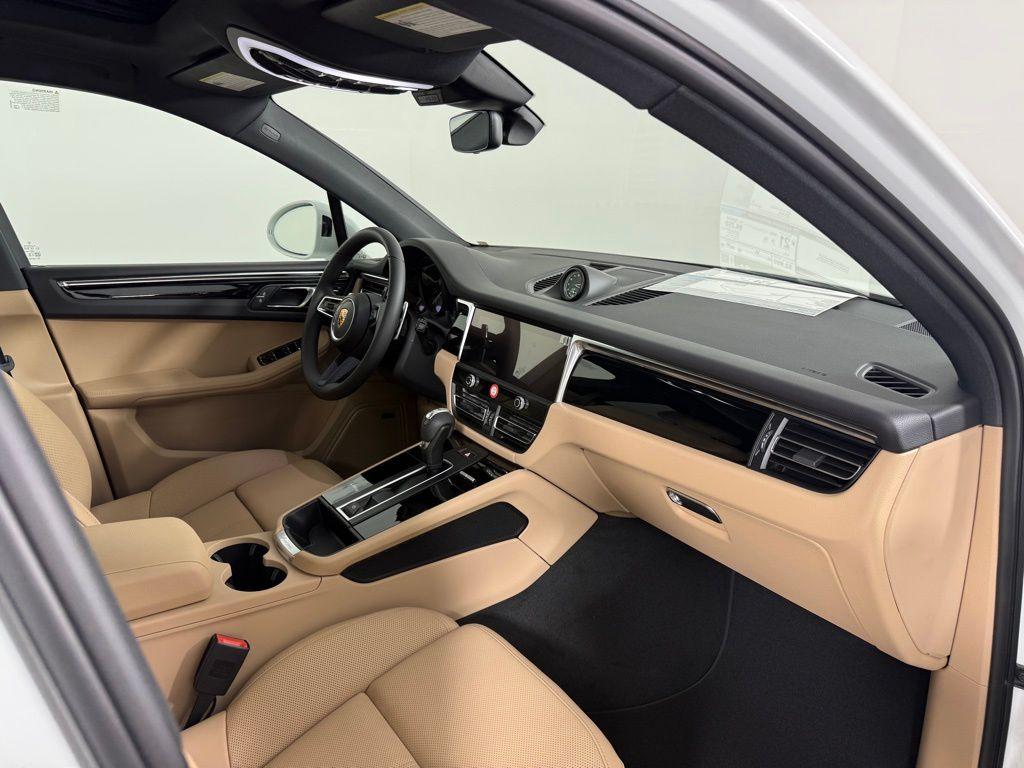 صورة مصغرة 15 لـ 2026 Porsche MACAN BASE