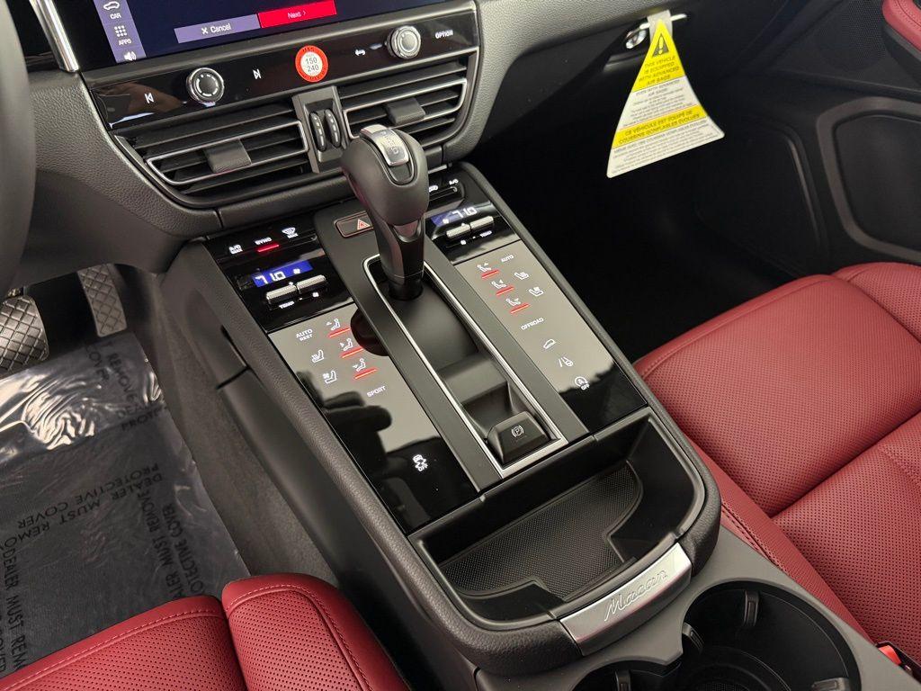 صورة مصغرة 28 لـ 2026 Porsche MACAN BASE