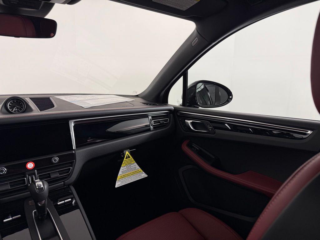 صورة مصغرة 20 لـ 2026 Porsche MACAN BASE