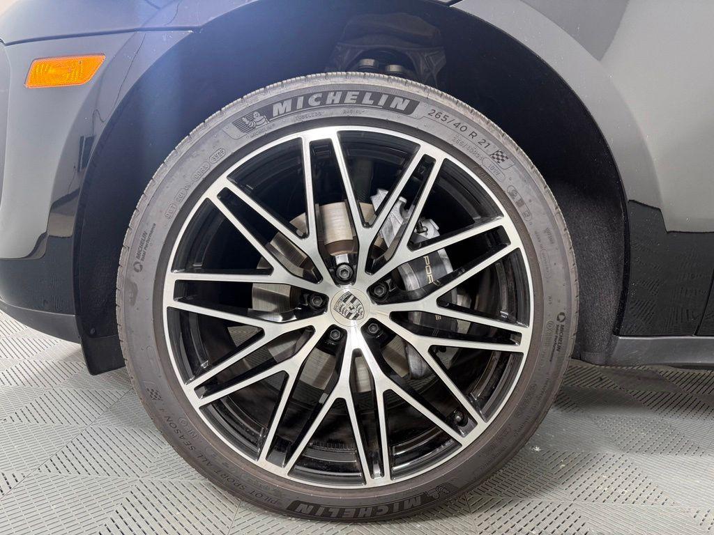 صورة 11 لـ 2026 Porsche MACAN BASE