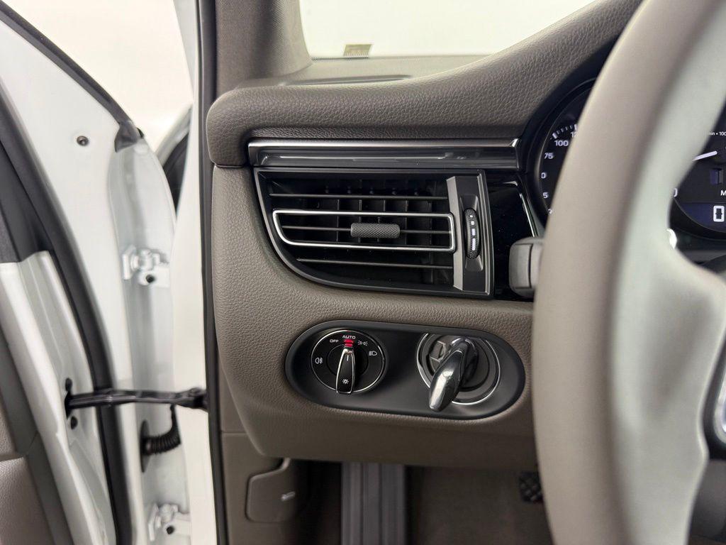 صورة مصغرة 25 لـ 2026 Porsche MACAN BASE