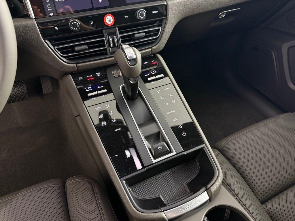 صورة مصغرة 24 لـ 2026 Porsche MACAN BASE