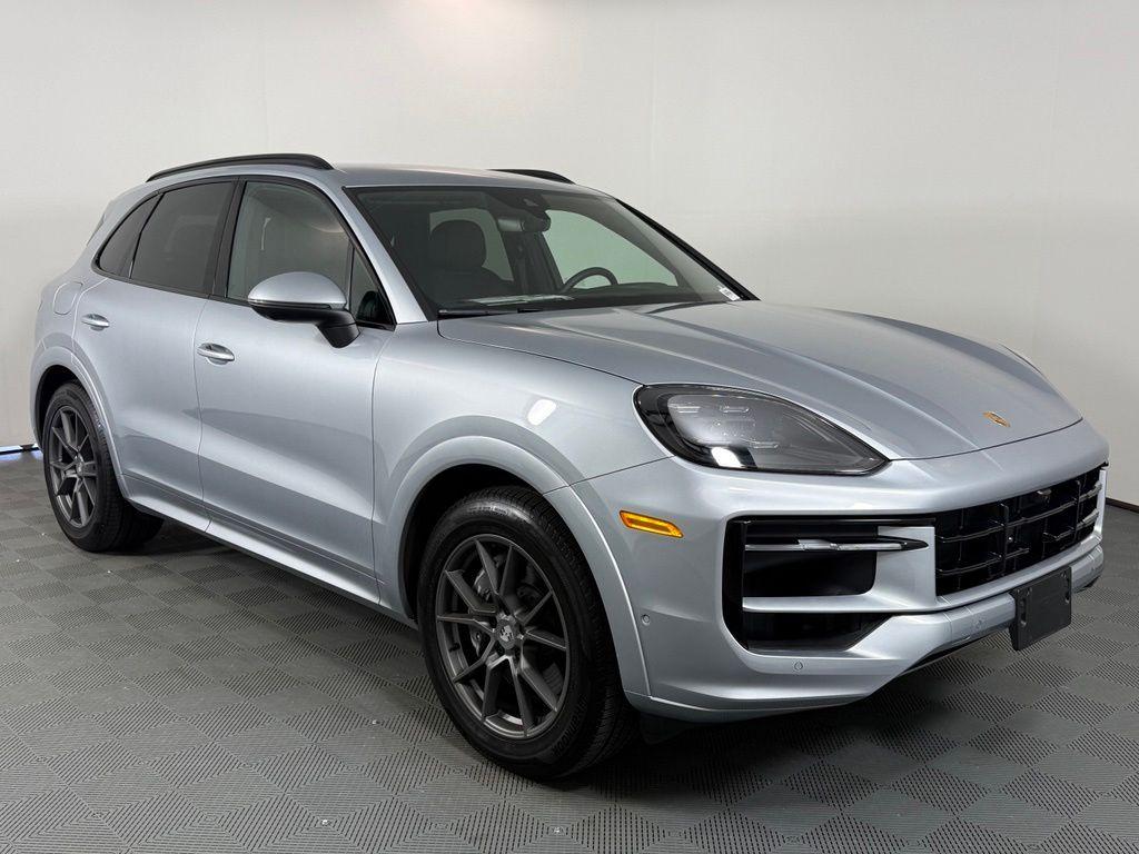 صورة 9 لـ 2025 Porsche CAYENNE BASE