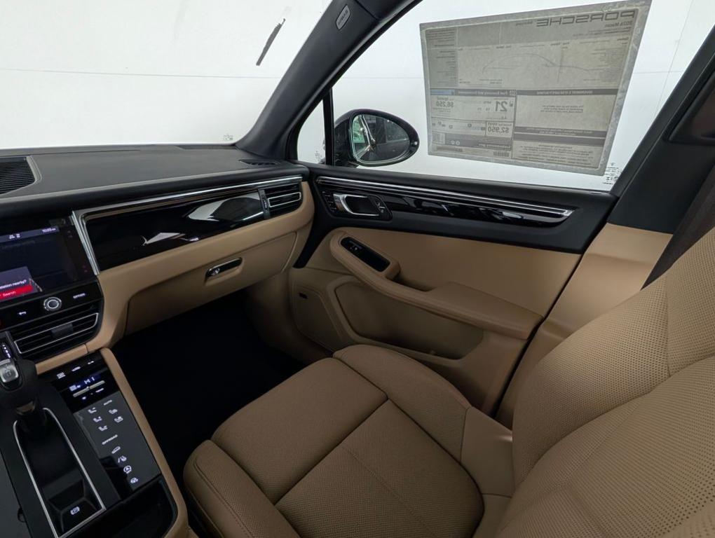 صورة مصغرة 24 لـ 2026 Porsche MACAN BASE