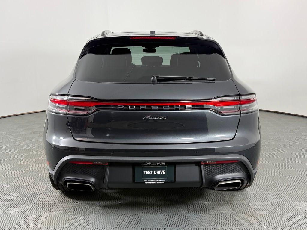 2026 Porsche MACAN BASE — фото 6